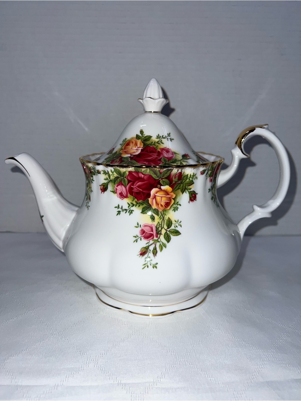 🔥🔥🔥 ROYAL ALBERT ENGLAND BONE CHINA OLD COUNTRY ROSES TEA POT